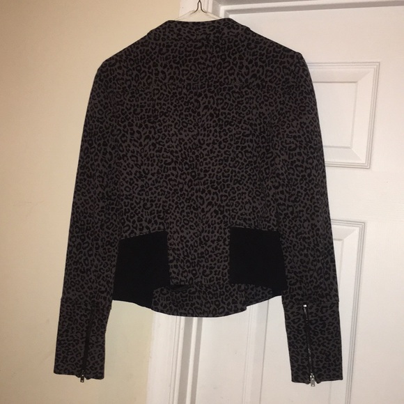 UNUSED gray and black animal print jacket - Picture 2 of 3